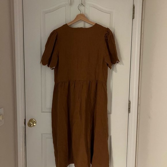 Piper & Scoot burnt orange midi dress with scalloped flutter sleeves - Picture 7 of 7